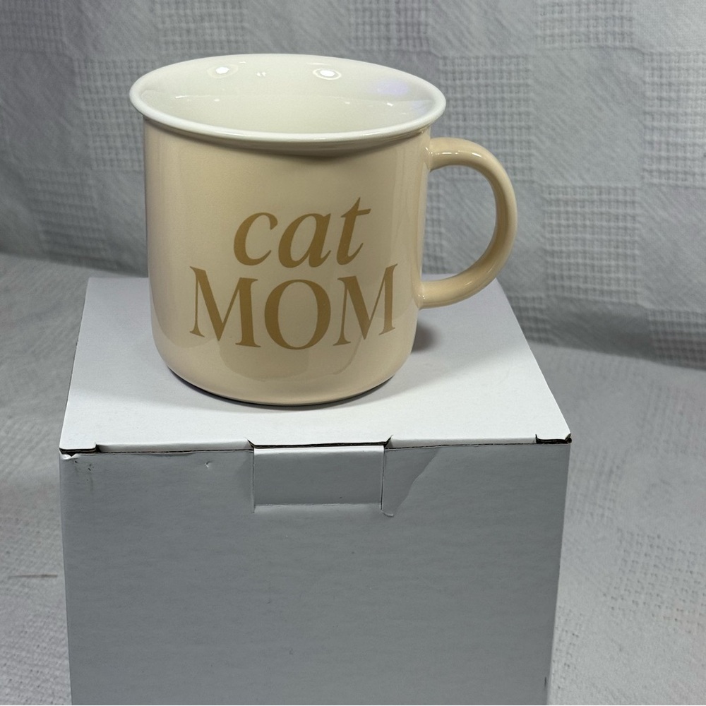 NEW SWEET WATER DECOR CAT MOM MUG. MOM GIFTS. COFFEE MUG